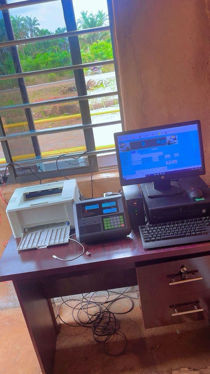 Kira Scales weighbridge control room